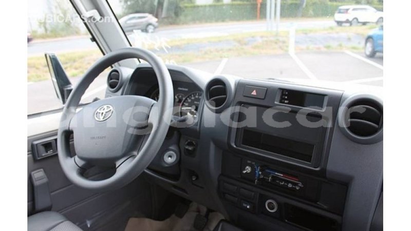 Big with watermark toyota land cruiser bengo province import dubai 7406