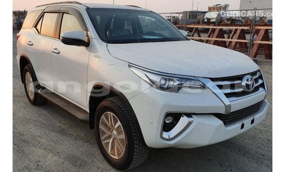 Buy Import Toyota Fortuner White Car in Import - Dubai in Bengo Province Buy Import Toyota Fortuner White Car in Import - Dubai in Bengo Province