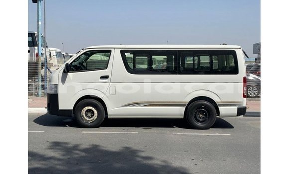 Comprar Importar Toyota Hiace Branco Carro em Import - Dubai em Bengo Province Comprar Importar Toyota Hiace Branco Carro em Import - Dubai em Bengo Province
