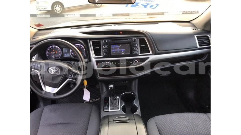 Big with watermark toyota highlander bengo province import dubai 7419