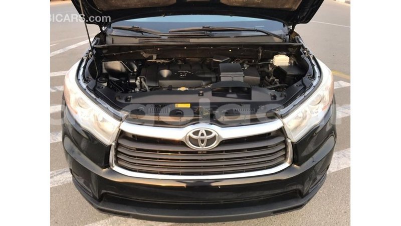 Big with watermark toyota highlander bengo province import dubai 7419
