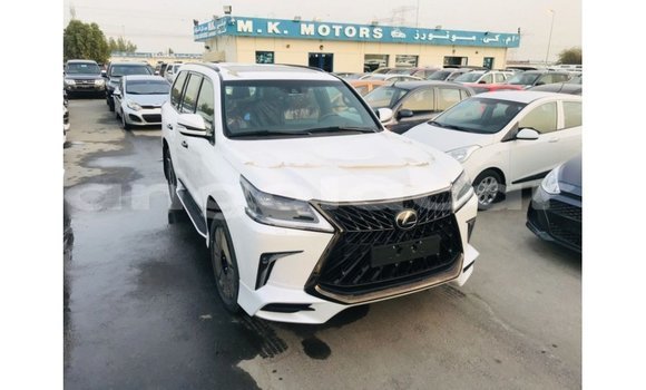Comprar Importar Lexus LX Branco Carro em Import - Dubai em Bengo Province Comprar Importar Lexus LX Branco Carro em Import - Dubai em Bengo Province