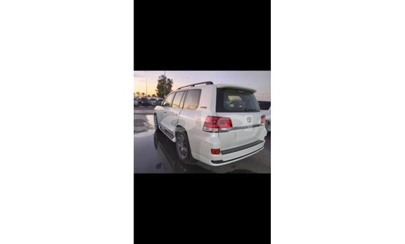 Buy Import Toyota Land Cruiser White Car in Import - Dubai in Bengo Province Buy Import Toyota Land Cruiser White Car in Import - Dubai in Bengo Province