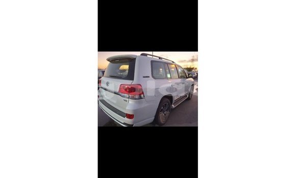 Buy Import Toyota Land Cruiser White Car in Import - Dubai in Bengo Province Buy Import Toyota Land Cruiser White Car in Import - Dubai in Bengo Province