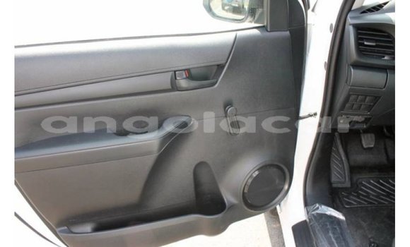 Comprar Importar Toyota Hilux Branco Carro em Import - Dubai em Bengo Province Comprar Importar Toyota Hilux Branco Carro em Import - Dubai em Bengo Province
