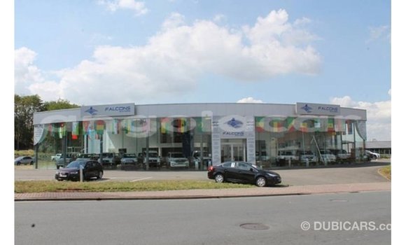 Comprar Importar Toyota Hilux Branco Carro em Import - Dubai em Bengo Province Comprar Importar Toyota Hilux Branco Carro em Import - Dubai em Bengo Province