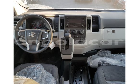 Comprar Importar Toyota Hiace Branco Carro em Import - Dubai em Bengo Province Comprar Importar Toyota Hiace Branco Carro em Import - Dubai em Bengo Province