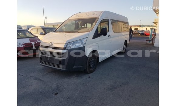 Comprar Importar Toyota Hiace Branco Carro em Import - Dubai em Bengo Province Comprar Importar Toyota Hiace Branco Carro em Import - Dubai em Bengo Province