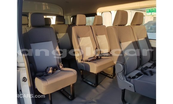 Comprar Importar Toyota Hiace Branco Carro em Import - Dubai em Bengo Province Comprar Importar Toyota Hiace Branco Carro em Import - Dubai em Bengo Province