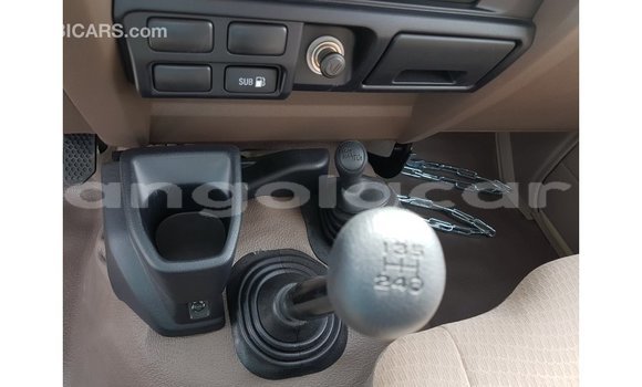 Comprar Importar Toyota Land Cruiser Bege Carro em Import - Dubai em Bengo Province Comprar Importar Toyota Land Cruiser Bege Carro em Import - Dubai em Bengo Province