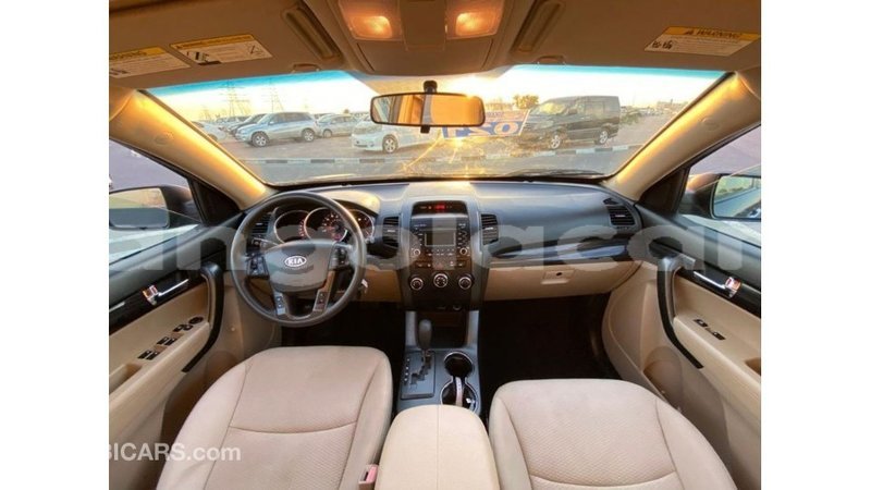 Big with watermark kia sorento bengo province import dubai 7442