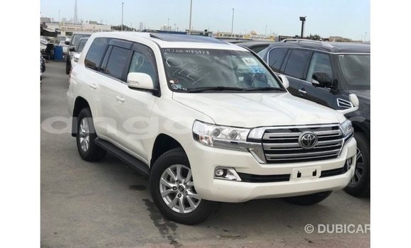 Comprar Importar Toyota Land Cruiser Branco Carro em Import - Dubai em Bengo Province Comprar Importar Toyota Land Cruiser Branco Carro em Import - Dubai em Bengo Province