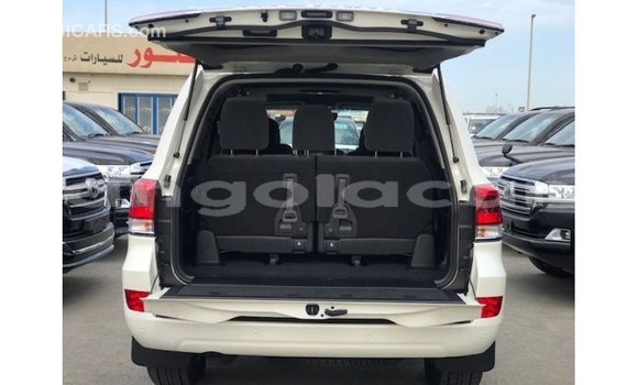 Comprar Importar Toyota Land Cruiser Branco Carro em Import - Dubai em Bengo Province Comprar Importar Toyota Land Cruiser Branco Carro em Import - Dubai em Bengo Province