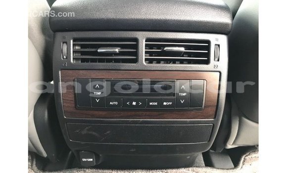 Comprar Importar Toyota Land Cruiser Branco Carro em Import - Dubai em Bengo Province Comprar Importar Toyota Land Cruiser Branco Carro em Import - Dubai em Bengo Province