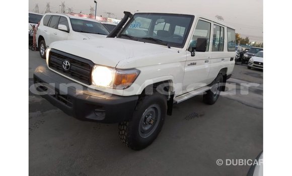 Comprar Importar Toyota Land Cruiser Branco Carro em Import - Dubai em Bengo Province Comprar Importar Toyota Land Cruiser Branco Carro em Import - Dubai em Bengo Province