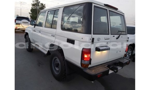 Comprar Importar Toyota Land Cruiser Branco Carro em Import - Dubai em Bengo Province Comprar Importar Toyota Land Cruiser Branco Carro em Import - Dubai em Bengo Province