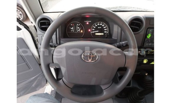 Comprar Importar Toyota Land Cruiser Branco Carro em Import - Dubai em Bengo Province Comprar Importar Toyota Land Cruiser Branco Carro em Import - Dubai em Bengo Province