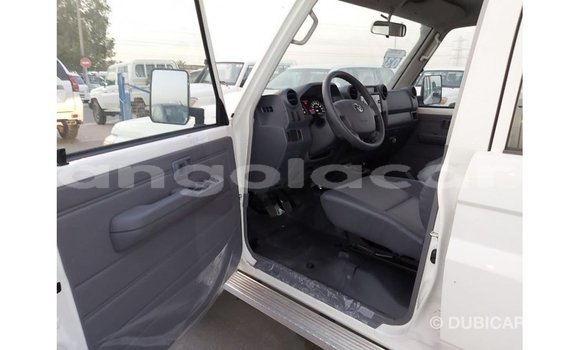 Comprar Importar Toyota Land Cruiser Branco Carro em Import - Dubai em Bengo Province Comprar Importar Toyota Land Cruiser Branco Carro em Import - Dubai em Bengo Province