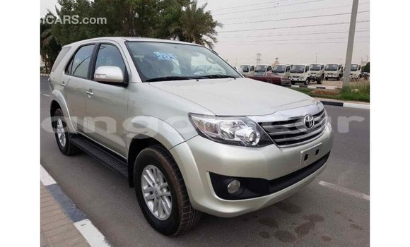 Comprar Importar Toyota Fortuner Outro Carro em Import - Dubai em Bengo Province Comprar Importar Toyota Fortuner Outro Carro em Import - Dubai em Bengo Province
