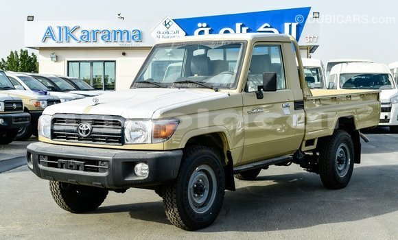 Acheter Import Voiture Toyota Land Cruiser Beige à Import - Dubai, Province de Bengo Acheter Import Voiture Toyota Land Cruiser Beige à Import - Dubai, Province de Bengo