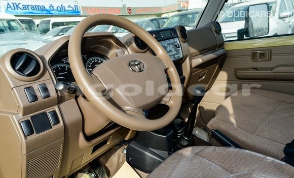 Acheter Import Voiture Toyota Land Cruiser Beige à Import - Dubai, Province de Bengo Acheter Import Voiture Toyota Land Cruiser Beige à Import - Dubai, Province de Bengo