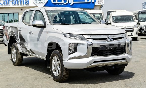 Acheter Import Voiture Mitsubishi L200 Blanc à Import - Dubai, Province de Bengo Acheter Import Voiture Mitsubishi L200 Blanc à Import - Dubai, Province de Bengo