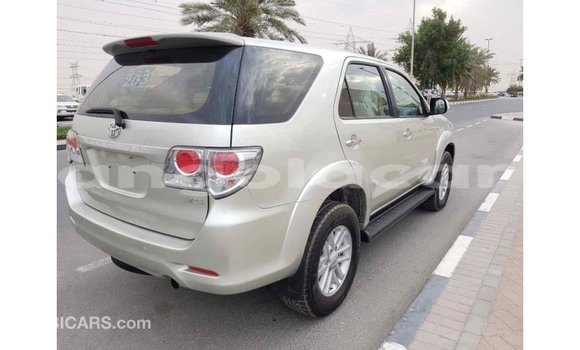 Comprar Importar Toyota Fortuner Outro Carro em Import - Dubai em Bengo Province Comprar Importar Toyota Fortuner Outro Carro em Import - Dubai em Bengo Province