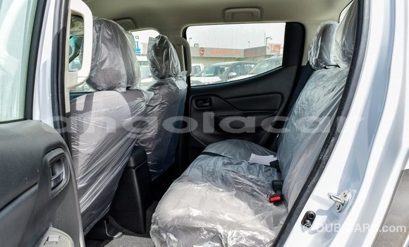 Acheter Import Voiture Mitsubishi L200 Blanc à Import - Dubai, Province de Bengo Acheter Import Voiture Mitsubishi L200 Blanc à Import - Dubai, Province de Bengo