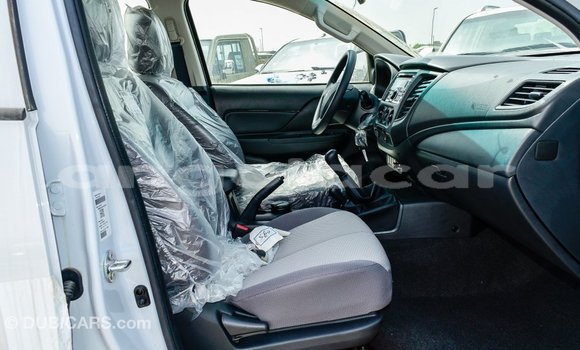 Acheter Import Voiture Mitsubishi L200 Blanc à Import - Dubai, Province de Bengo Acheter Import Voiture Mitsubishi L200 Blanc à Import - Dubai, Province de Bengo