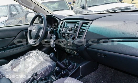 Acheter Import Voiture Mitsubishi L200 Blanc à Import - Dubai, Province de Bengo Acheter Import Voiture Mitsubishi L200 Blanc à Import - Dubai, Province de Bengo