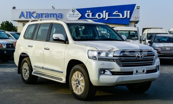 Acheter Import Voiture Toyota Land Cruiser Blanc à Import - Dubai, Province de Bengo Acheter Import Voiture Toyota Land Cruiser Blanc à Import - Dubai, Province de Bengo