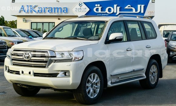 Acheter Import Voiture Toyota Land Cruiser Blanc à Import - Dubai, Province de Bengo Acheter Import Voiture Toyota Land Cruiser Blanc à Import - Dubai, Province de Bengo