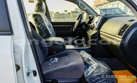 Acheter Import Voiture Toyota Land Cruiser Blanc à Import - Dubai, Province de Bengo Acheter Import Voiture Toyota Land Cruiser Blanc à Import - Dubai, Province de Bengo