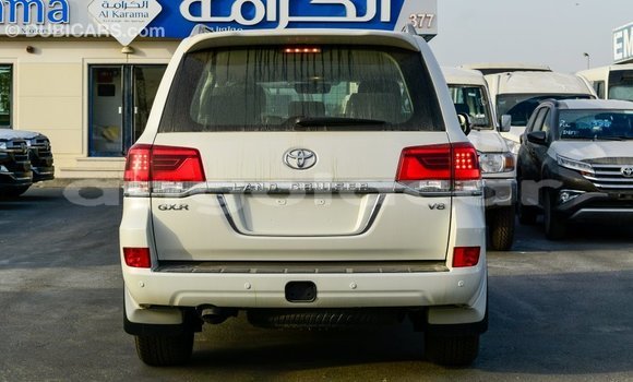 Acheter Import Voiture Toyota Land Cruiser Blanc à Import - Dubai, Province de Bengo Acheter Import Voiture Toyota Land Cruiser Blanc à Import - Dubai, Province de Bengo
