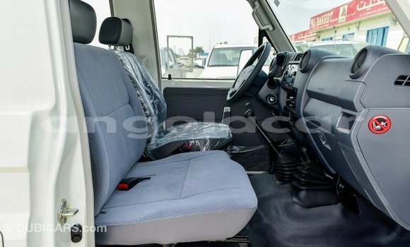 Comprar Importar Toyota Land Cruiser Branco Carro em Import - Dubai em Bengo Province Comprar Importar Toyota Land Cruiser Branco Carro em Import - Dubai em Bengo Province