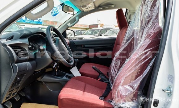 Acheter Import Voiture Toyota Hilux Blanc à Import - Dubai, Province de Bengo Acheter Import Voiture Toyota Hilux Blanc à Import - Dubai, Province de Bengo