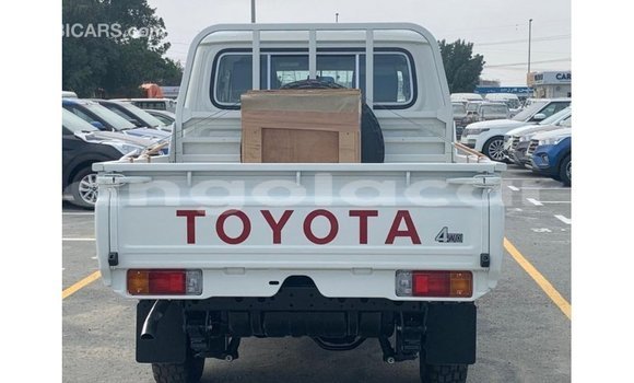 Buy Import Toyota Land Cruiser White Car in Import - Dubai in Bengo Province Buy Import Toyota Land Cruiser White Car in Import - Dubai in Bengo Province