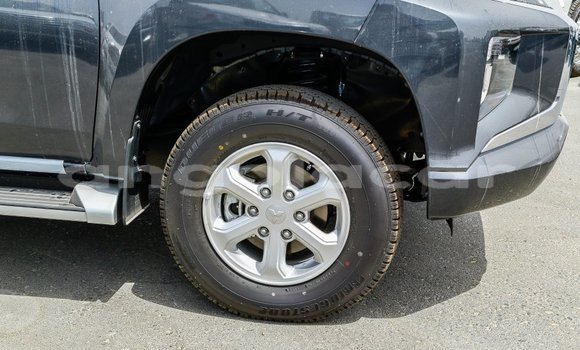 Buy Import Mitsubishi L200 Black Car in Import - Dubai in Bengo Province Buy Import Mitsubishi L200 Black Car in Import - Dubai in Bengo Province