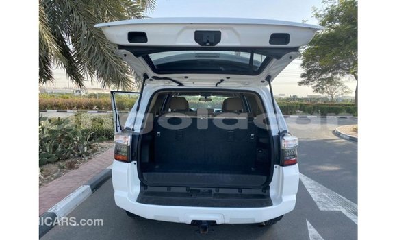 Buy Import Toyota 4Runner White Car in Import - Dubai in Bengo Province Buy Import Toyota 4Runner White Car in Import - Dubai in Bengo Province
