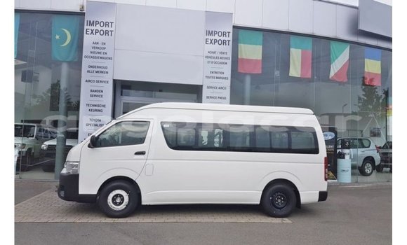 Comprar Importar Toyota Hiace Branco Carro em Import - Dubai em Bengo Province Comprar Importar Toyota Hiace Branco Carro em Import - Dubai em Bengo Province