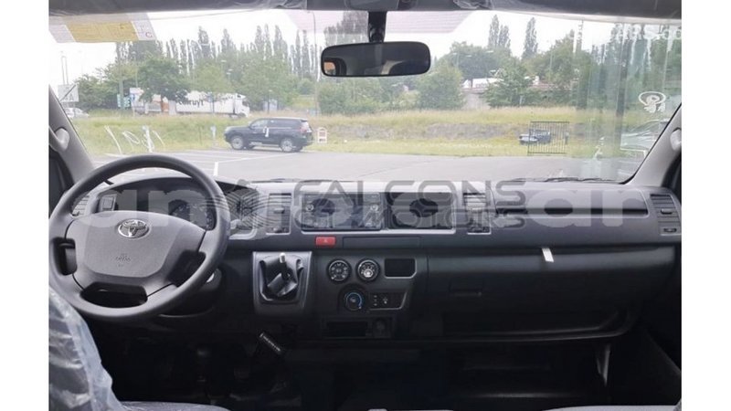 Big with watermark toyota hiace bengo province import dubai 7511