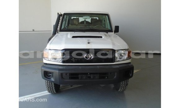 Acheter Import Voiture Toyota Land Cruiser Blanc à Import - Dubai, Province de Bengo Acheter Import Voiture Toyota Land Cruiser Blanc à Import - Dubai, Province de Bengo