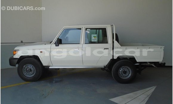 Acheter Import Voiture Toyota Land Cruiser Blanc à Import - Dubai, Province de Bengo Acheter Import Voiture Toyota Land Cruiser Blanc à Import - Dubai, Province de Bengo