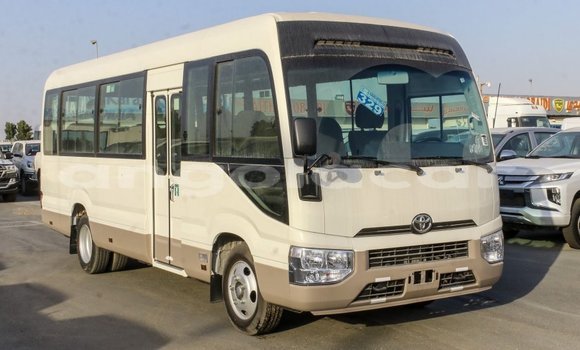 Acheter Import Voiture Toyota Coaster Blanc à Import - Dubai, Province de Bengo Acheter Import Voiture Toyota Coaster Blanc à Import - Dubai, Province de Bengo