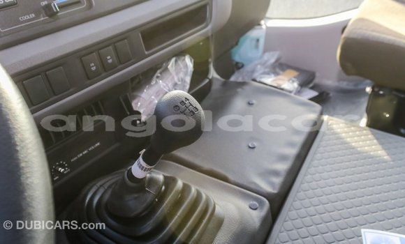 Acheter Import Voiture Toyota Coaster Blanc à Import - Dubai, Province de Bengo Acheter Import Voiture Toyota Coaster Blanc à Import - Dubai, Province de Bengo