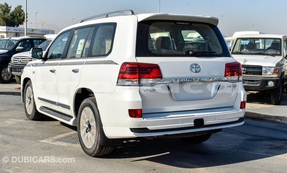 Acheter Import Voiture Toyota Land Cruiser Blanc à Import - Dubai, Province de Bengo Acheter Import Voiture Toyota Land Cruiser Blanc à Import - Dubai, Province de Bengo