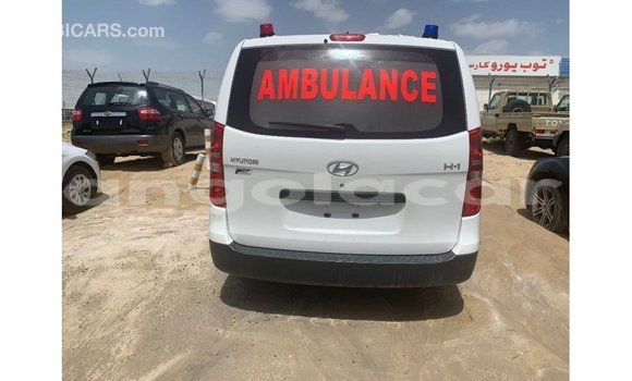 Comprar Importar Hyundai Accent Branco Carro em Import - Dubai em Bengo Province Comprar Importar Hyundai Accent Branco Carro em Import - Dubai em Bengo Province