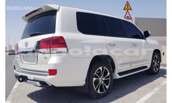 Buy Import Toyota Land Cruiser White Car in Import - Dubai in Bengo Province Buy Import Toyota Land Cruiser White Car in Import - Dubai in Bengo Province