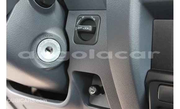 Comprar Importar Toyota Land Cruiser Branco Carro em Import - Dubai em Bengo Province Comprar Importar Toyota Land Cruiser Branco Carro em Import - Dubai em Bengo Province