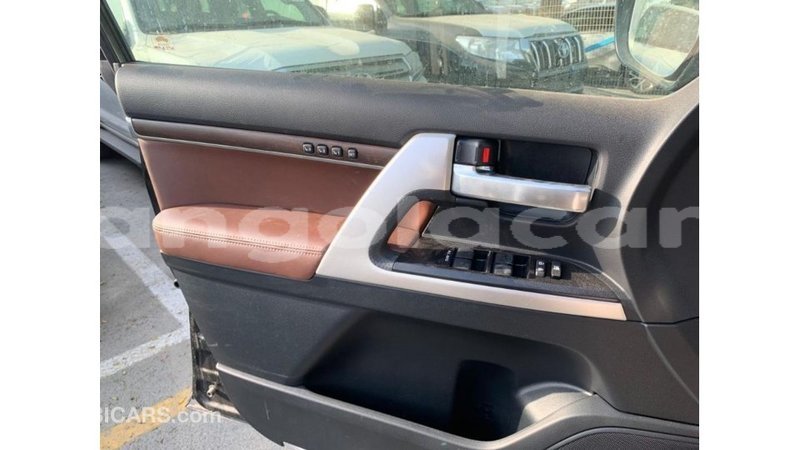 Big with watermark toyota land cruiser bengo province import dubai 7561